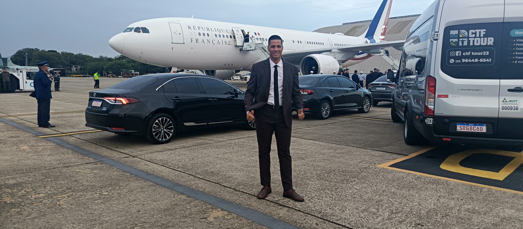 Private chauffeur welcoming passengers at Rio airport